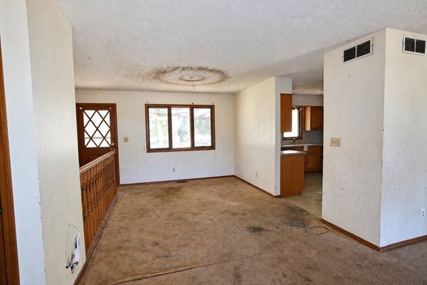 9531 S Hydraulic, Haysville, KS 67060