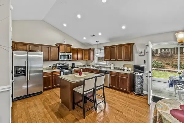 145 Turnstone LN, Spartanburg, SC 29301