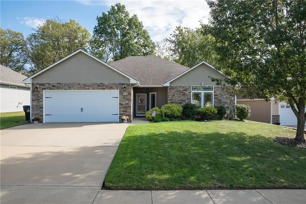 609 Oakmont DR, Warrensburg, MO 64093