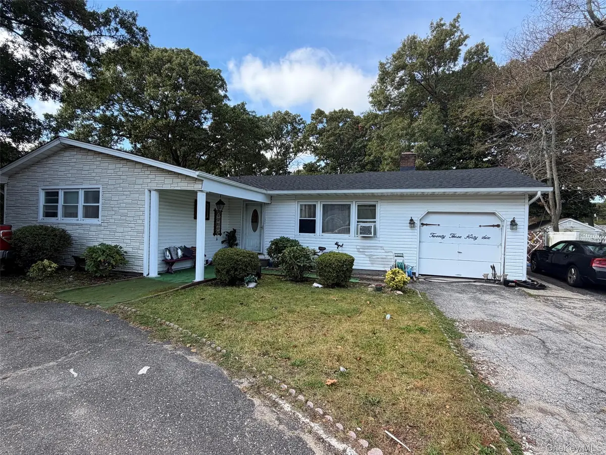 2346 Ocean AVE, Ronkonkoma, NY 11779