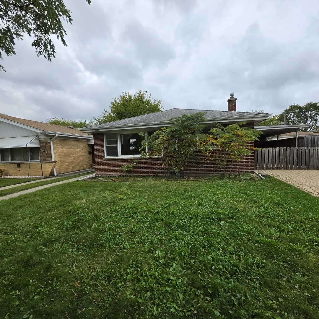 8512 Frontage RD, Morton Grove, IL 60053