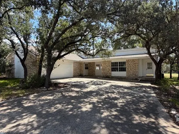7 Country LN, Wimberley, TX 78676