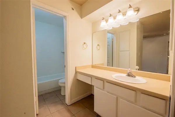 501 W 26th ST #106, Austin, TX 78705