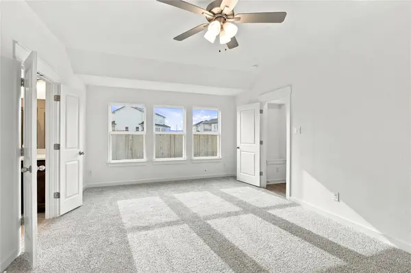 204 Seattle Slew DR, Jarrell, TX 76537