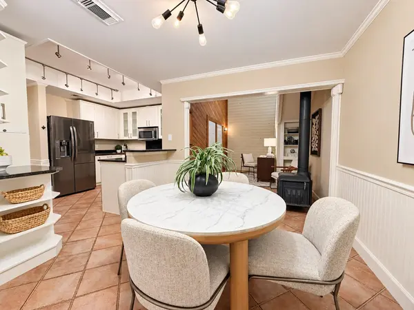6109 Grass HOLW, Austin, TX 78750