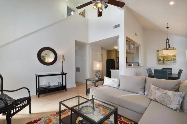 1302 Danbury SQ #B, Austin, TX 78723