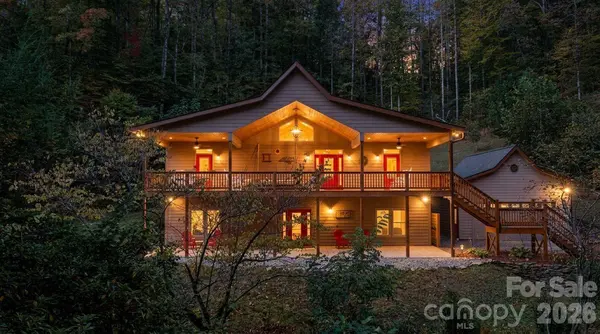151 High Grove Pkwy, Whittier, NC 28789