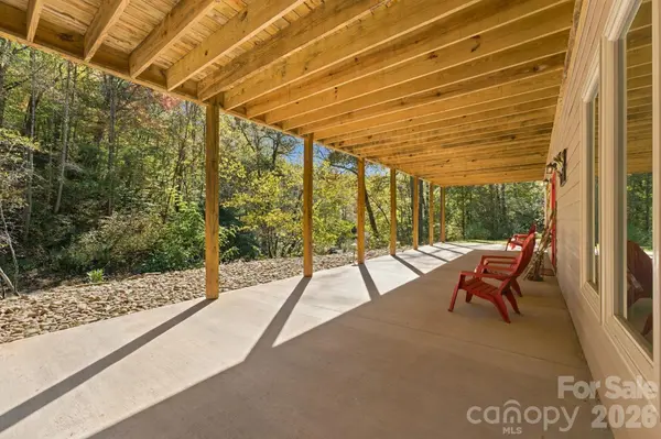 151 High Grove Pkwy, Whittier, NC 28789