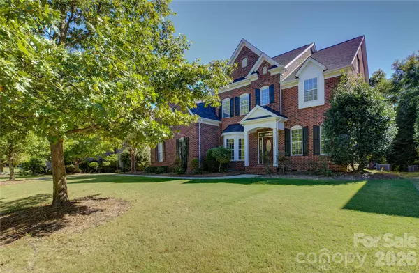 13700 Glen Abbey DR, Charlotte, NC 28278
