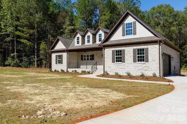 2030 Hunters Creek LN, Rock Hill, SC 29732