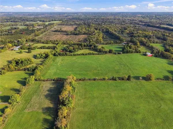 24705 Cowherd RD, Lee's Summit, MO 64064
