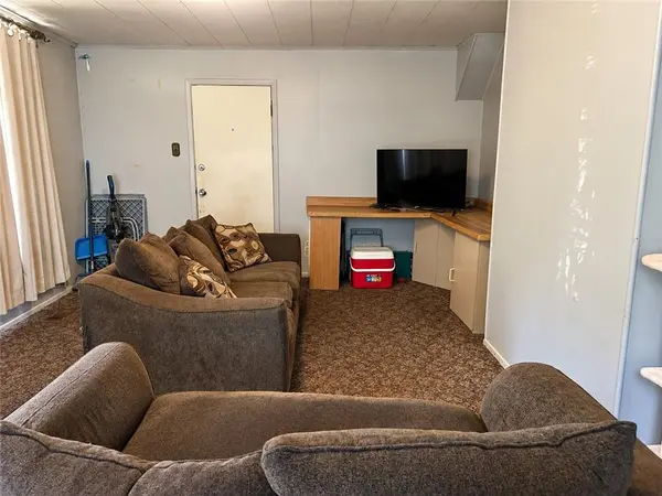 604 W 6th ST, Coffeyville, KS 67337