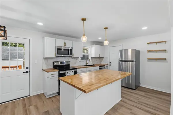 7800 W 59th TER, Mission, KS 66202