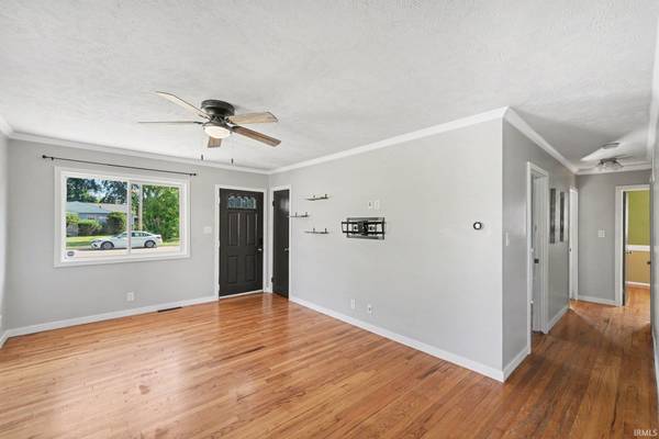 2734 Anzio AVE, South Bend, IN 46615