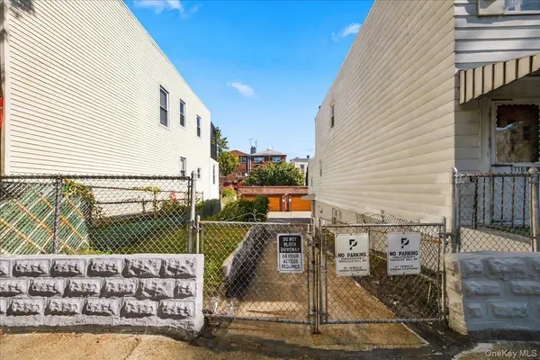 1716 Barnes AVE, Bronx, NY 10462