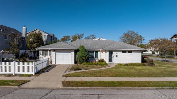 469 E Fulton ST, Long Beach, NY 11561