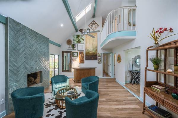 5005 CANTERBURY DR, Sarasota, FL 34243