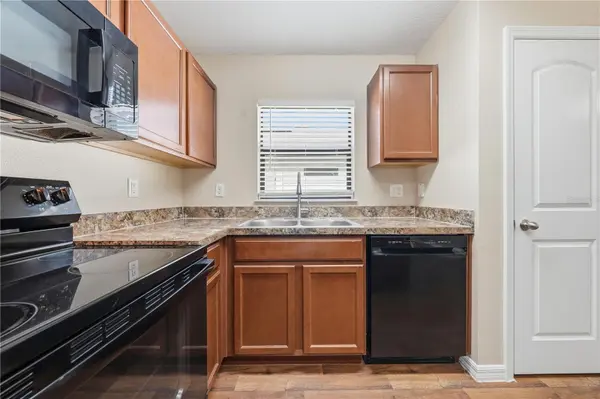 2530 BRACKNELL FOREST TRL, Tavares, FL 32778