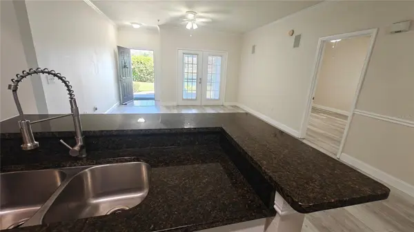 2015 RESTON RD #2219, Orlando, FL 32837