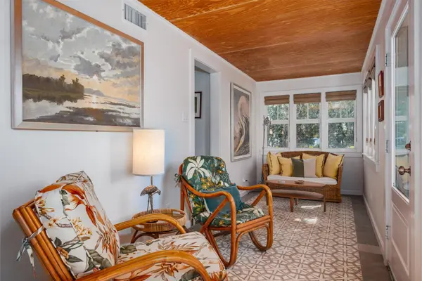 105 6TH AVE, St Pete Beach, FL 33706