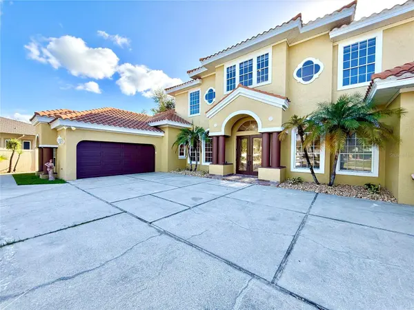 10334 LONGWOOD DR, Seminole, FL 33777
