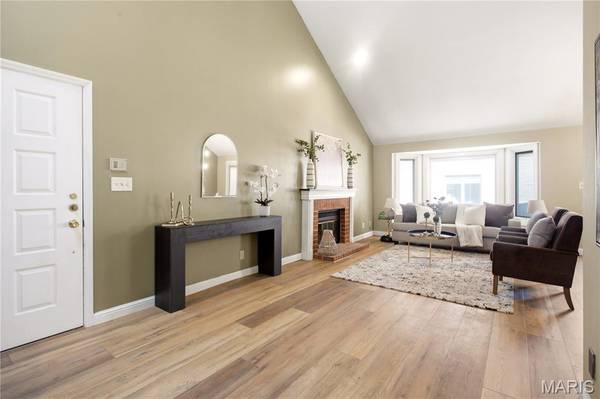 4454 Lindell BLVD #30, St Louis, MO 63108
