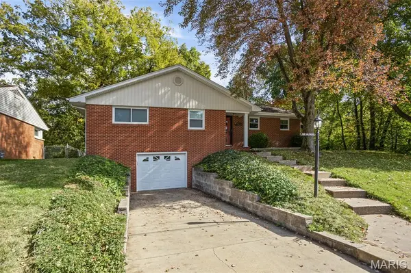 138 Dalewood DR, East Alton, IL 62024
