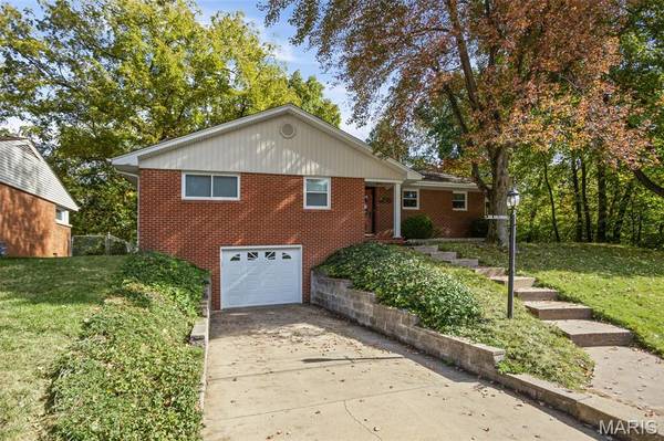 138 Dalewood DR, East Alton, IL 62024