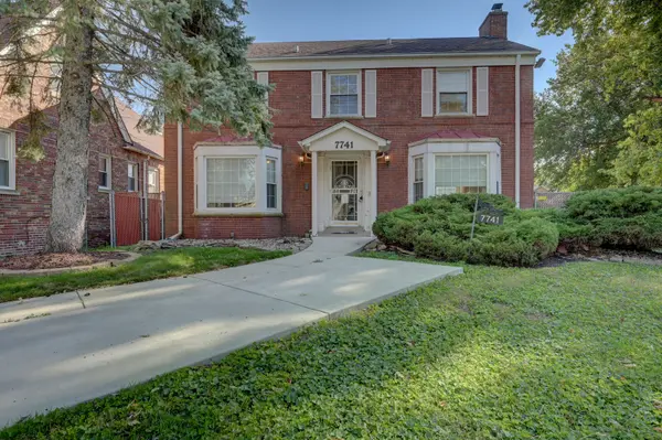 7741 S Paxton AVE, Chicago, IL 60649