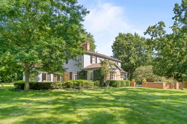 130 E Foster PL, Lake Forest, IL 60045