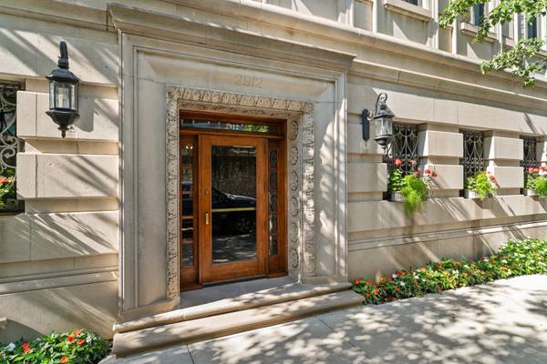 2912 N Commonwealth AVE #5A, Chicago, IL 60657