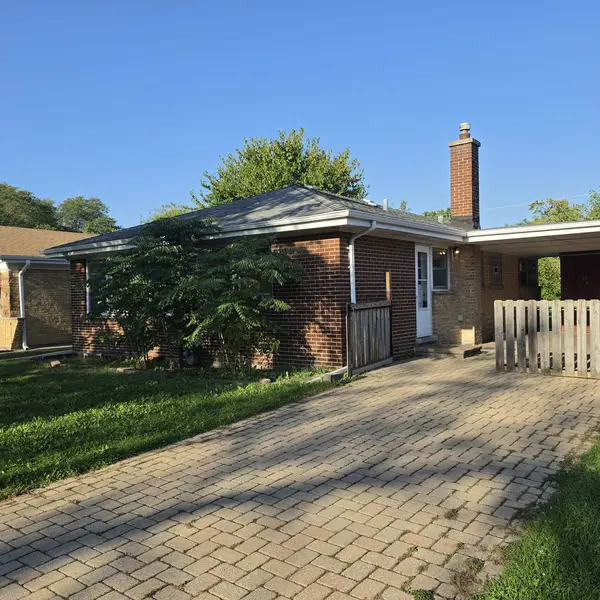 8512 Frontage RD, Morton Grove, IL 60053