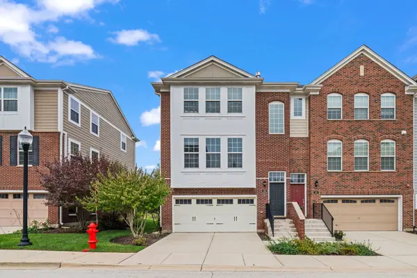 42 Marcel LN, Schaumburg, IL 60194