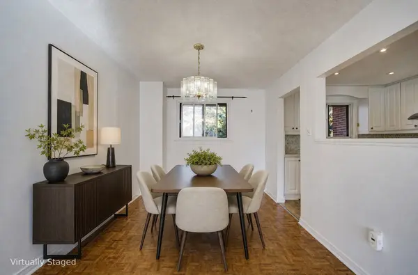 34 Stately WAY, Markham, ON L3T 3Z8