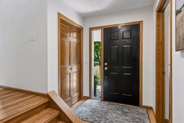 1191 Duckwood TRL, Eagan, MN 55123