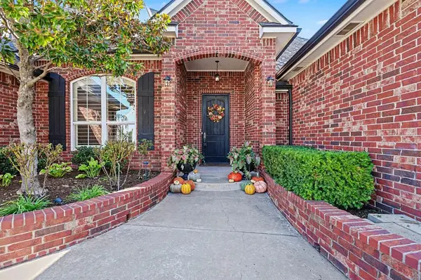 909 Corbett DR, Norman, OK 73072