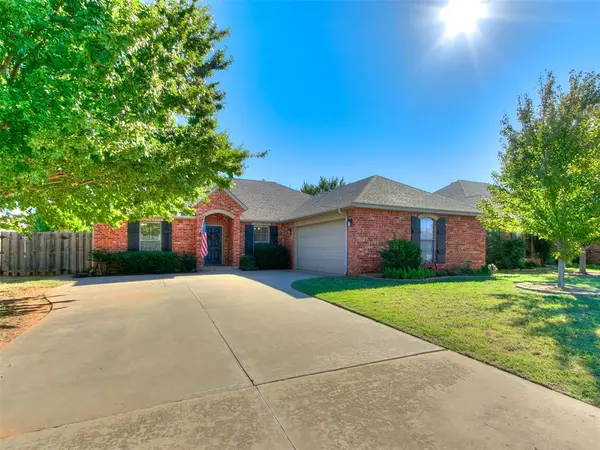 2146 Thomas TRL, Edmond, OK 73003