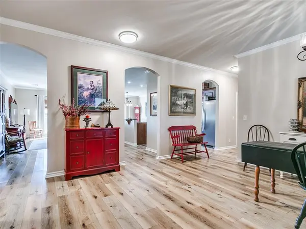 2146 Thomas TRL, Edmond, OK 73003