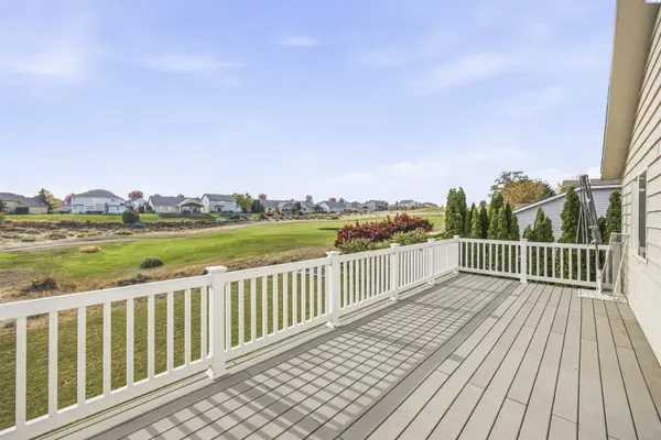 2873 Troon Court, Richland, WA 99354