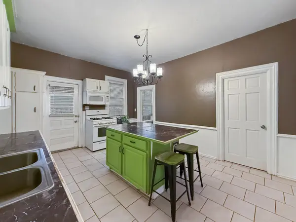 1443 SHERMAN ST, Marinette, WI 54143