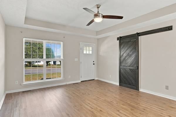 2414 Lismore Dr, Murfreesboro, TN 37127