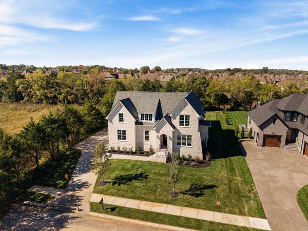 1010 Stone Creek Ln, Lebanon, TN 37087