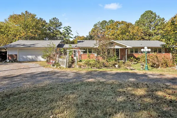 2483 Slayden Marion, Cumberland Furnace, TN 37051