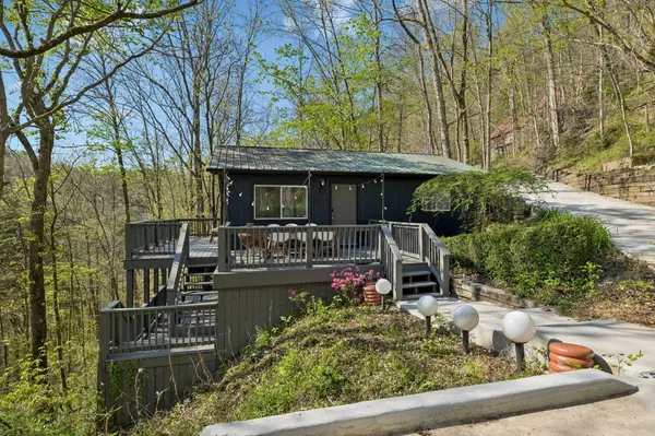 1407 Lakeside Dr, Smithville, TN 37166