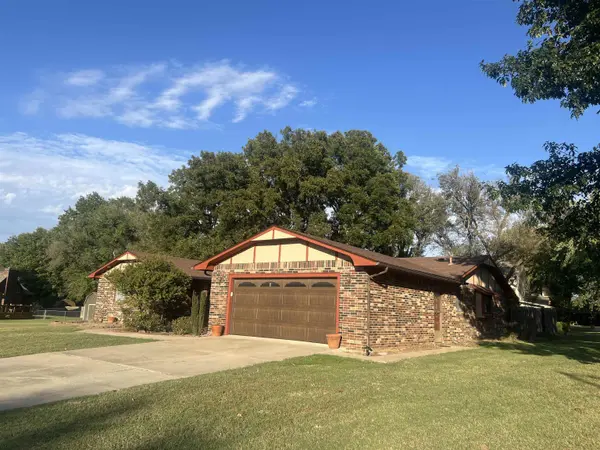 2308 Estates Drive, Arkansas City, KS 67005