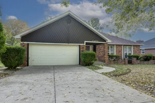2062 S Butterfly AVE, Springfield, MO 65807