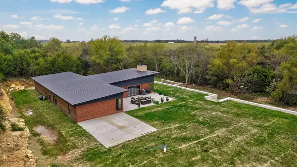 382 Beulah Creek DR, Marshfield, MO 65706