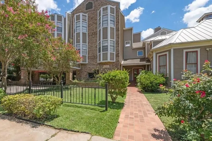 915 W 23rd ST #208, Austin, TX 78705