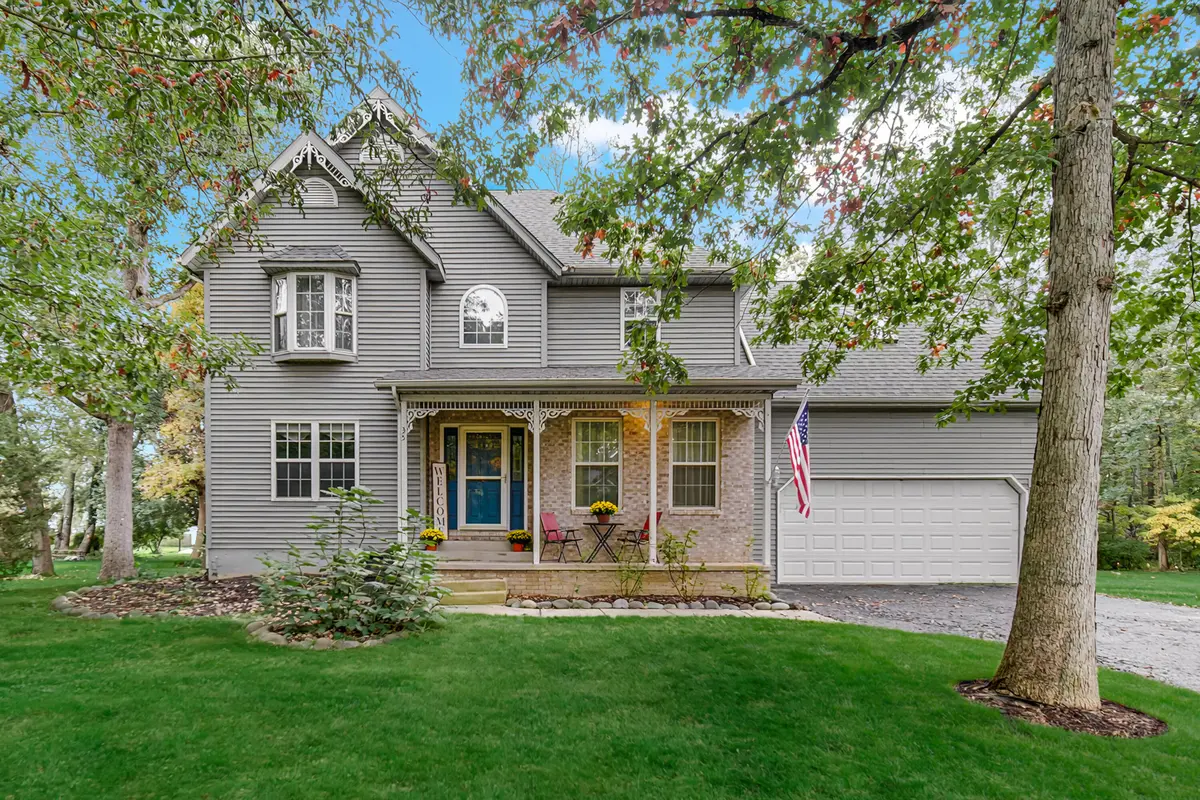 35 Oak Hollow CT, Valparaiso, IN 46383