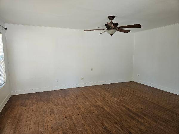 406 Lexington RD, Elgin, TX 78621